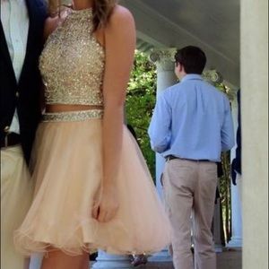Size 4 Champagne/Cream Homecoming/Prom Dress